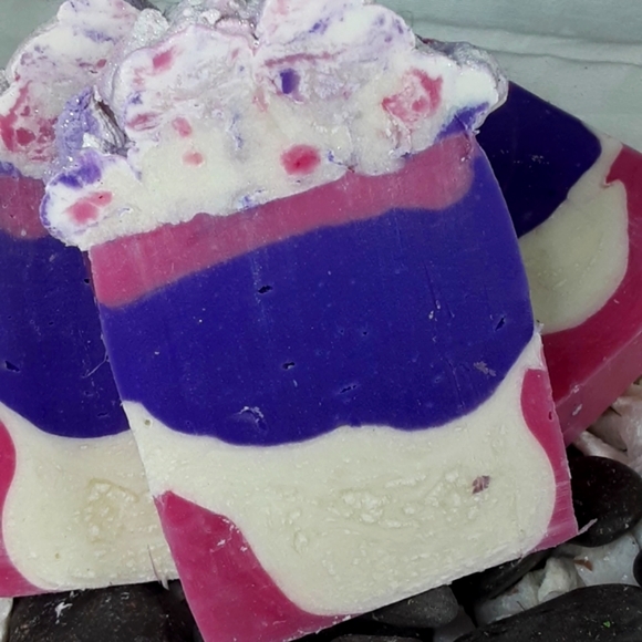 Lily of Valley scented 2 large handmade soap bars - Picture 9 of 12